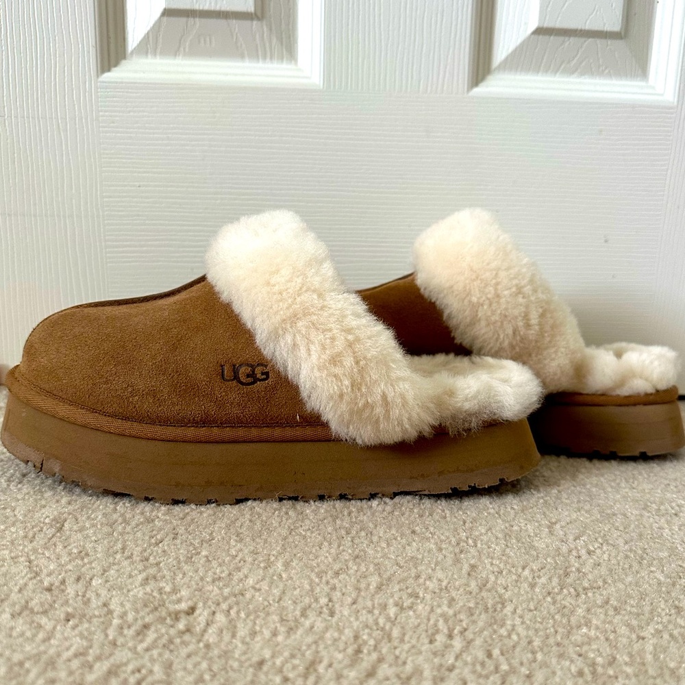 Ugg Disquette Suede Fur Platform Slides Chestnut